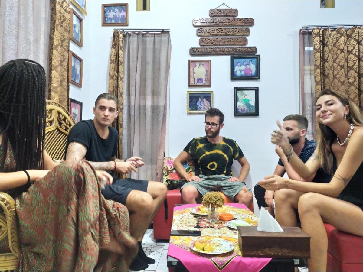 Griya Backpacker Pak Yon Panzió Malang Kültér fotó