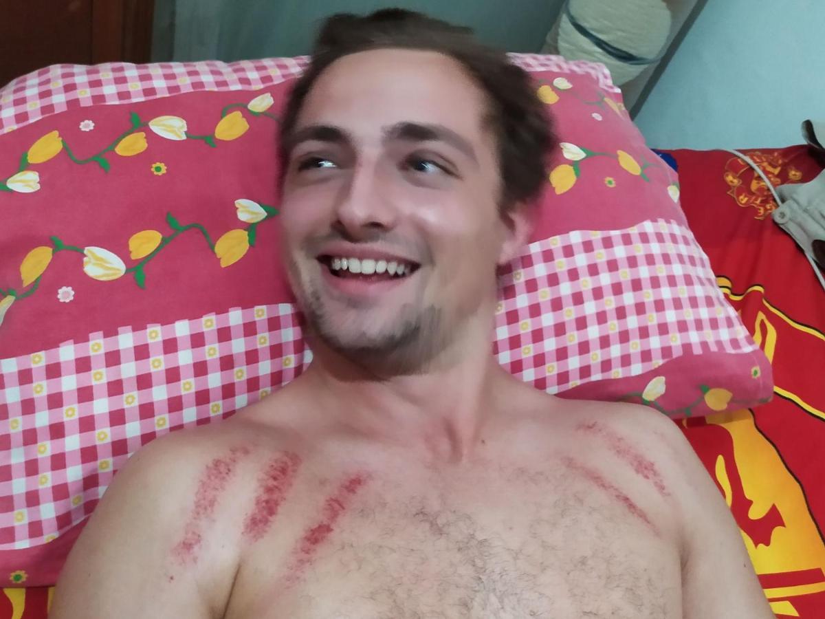 Griya Backpacker Pak Yon Panzió Malang Kültér fotó
