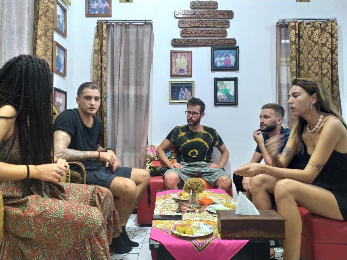 Griya Backpacker Pak Yon Panzió Malang Kültér fotó