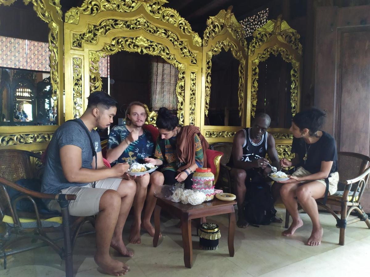 Griya Backpacker Pak Yon Panzió Malang Kültér fotó